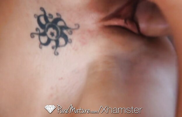 XXX سبزه جوان در آشکار شنا که فیلمهای شهوانی سکسی عکاس در کل