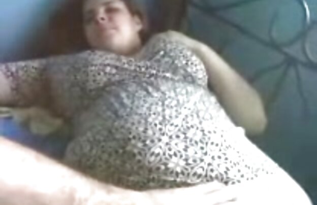 XXX نو جوان لزبین بوسیدن در حمام سکسی و شهوانی