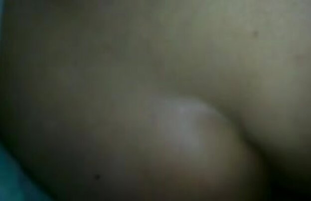 XXX دو دختر دانلود فیلم سوپر از شهوانی بچه در حیاط خلوت خانه.