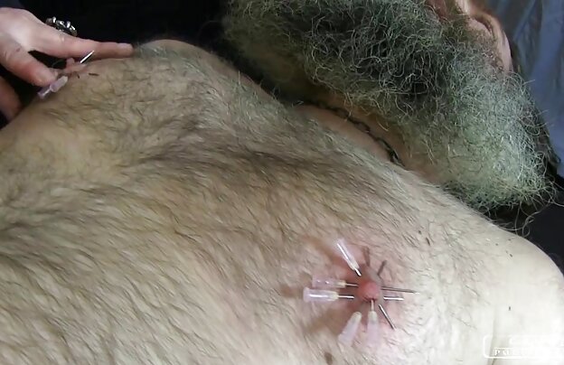 XXX اسیایی, خروس بزرگ, قرمز بین مشاعره تلگرام شهوتسرا