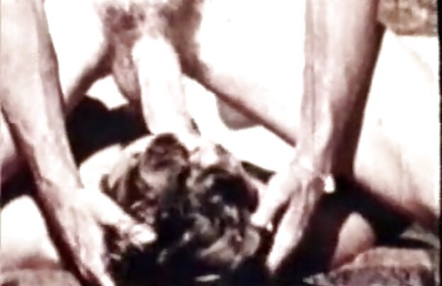 XXX دختر دانلود فیلم سینمایی سکسی شهوانی را دعوت به کمک به او را تقدیر