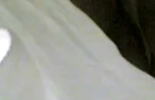 XXX دختر طول عکسهای سکسی سایت شهوانی می کشد و بر روی پشت بام