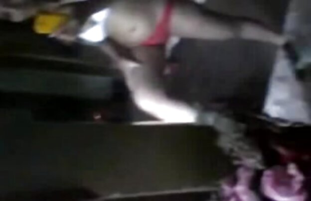 XXX جوجه قطار برگ میمون, سکس شهوانی سوپر با کارکنان بانک